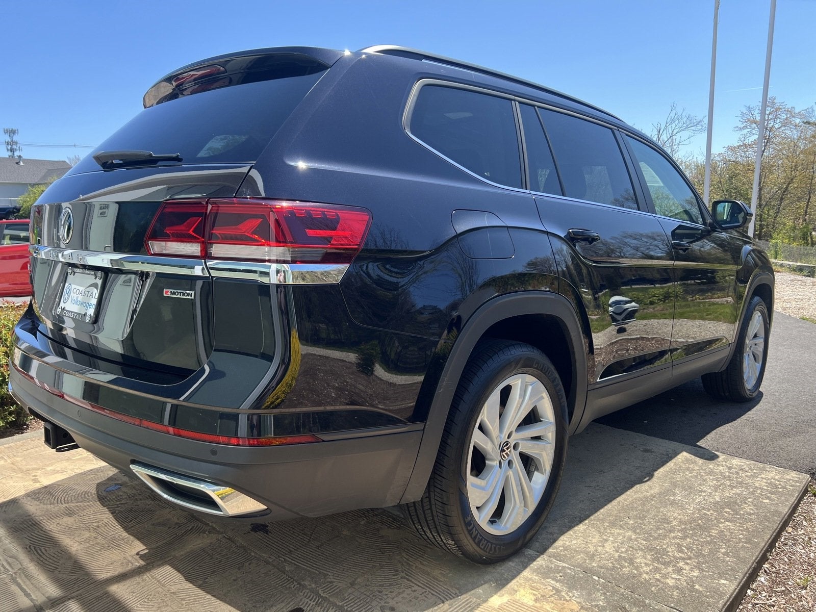 2021 Volkswagen Atlas 3.6L V6 SE w/Technology W/Panoramic Sunroof & Captains Chairs